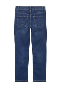 Vaqueros de mezclilla azul oscuro con un diseño de pierna recta, que cuentan con dos bolsillos traseros y costuras de contraste a lo largo de las costuras.