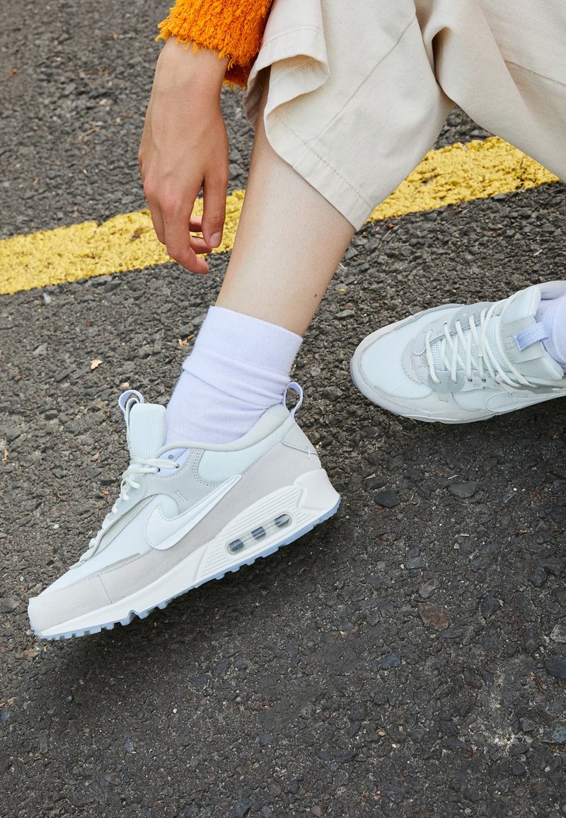 Incitar Avenida incrementar Nike Sportswear W AIR MAX 90 FUTURA - Zapatillas - summit white/light  bone/phantom/sail/palest purple/blanco - Zalando.es