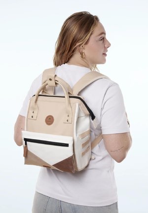 Cabaia ADVENTURER MINI - Sac à dos - beige