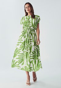 WILLA - CAROL MIDI - Day dress - green palm Thumbnail Image 1