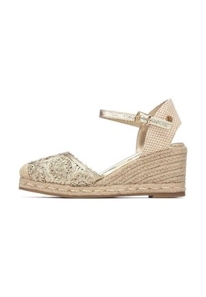 Sandalia cuña alpargata bordada en dorado con correa al tobillo, suela de cuerda de yute y detalle de tacón con estampado de cuadros.