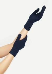 Stickade marinblå handskar med ribbade manschetter, med en tumme- och fingertopsdesign. Materialet är mjukt, med en slät textur och utan framträdande mönster.