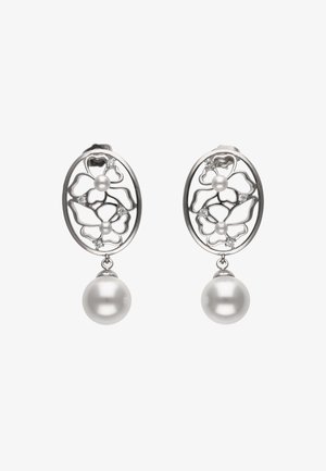 Cercei din argint cu un design oval de filigran, decorati cu două perle mici și o perlă mai mare la baza. Fără fixări vizibile.