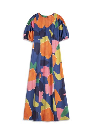 Robe longue bleue avec de grands motifs floraux abstraits en orange, rose, vert, jaune et noir, dotée de manches courtes bouffantes et d'un col rond.
