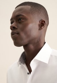 Seidensticker BUSINESS SHAPED - Overhemd - white