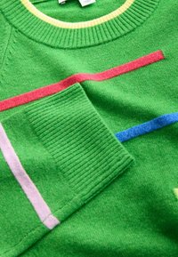 Unselected, green multi stripe