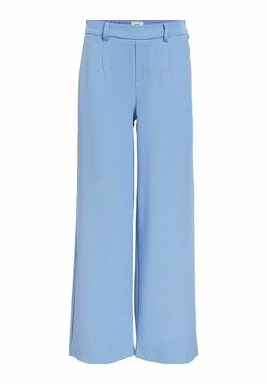 Lyseblå vide bukser laget av glatt stoff, med høy midje og frontfeller. Ingen synlig maskinvare eller mønstre.