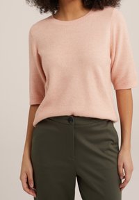 WE Fashion Stickad tröja - salmon