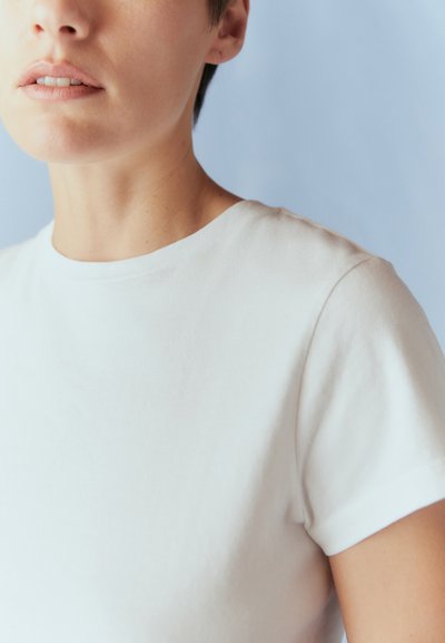 Agolde ADINE SHRUNKEN - T-shirt - bas - white