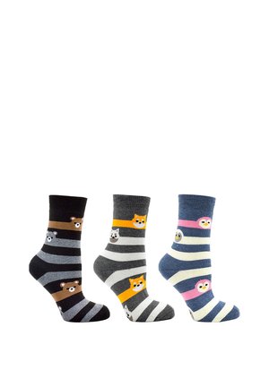 Drei Paar Socken mit unterschiedlichen Streifenmustern. Farben sind Schwarz, Grau und Blau, mit Tiermotiven auf jedem Socken.