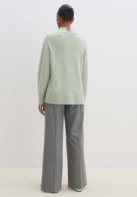 someday. Svetr - light green