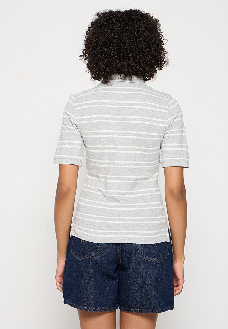 SLIM FIT