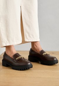 Įmautiniai batai - brown