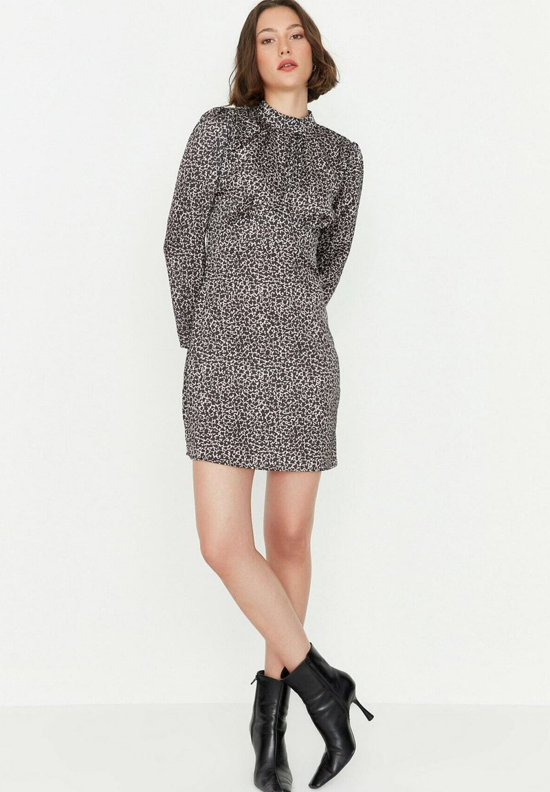 Trendyol STIJLVOL NACHT - Vestido De Tubo - Black/negro