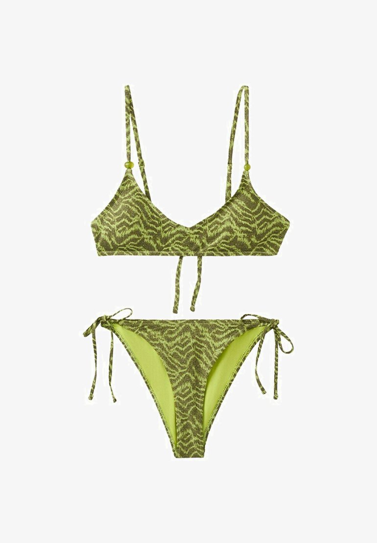 Bikini deux pièces avec imprimé animalier vert et marron, fines bretelles réglables et bas noué sur les côtés avec une doublure intérieure vert citron.