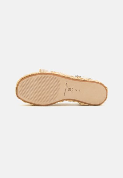 Loeffler Randall GABY FLAT FORM - Kiilakorkosandaali - white