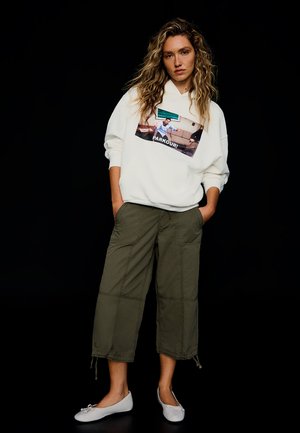 Bershka, THE OFFICE - HOODIE - Sweat à capuche - white