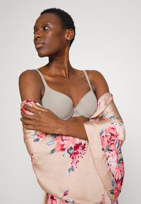 Passionata RHYTHM BEDECKENDER - Soutien de t-shirt - misty green