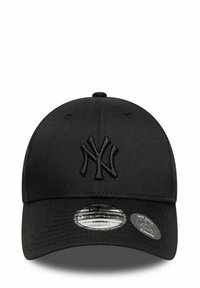 Cappellino da baseball nero con logo ricamato dei New York Yankees. Presenta una corona strutturata, un visiera curva e una chiusura regolabile sul retro.