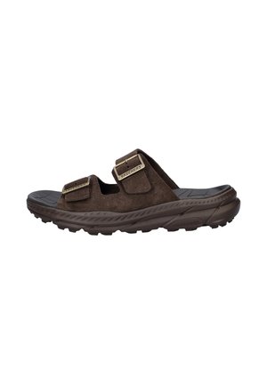 Bruine Skechers-sandaal met twee verstelbare suède bandjes en een gevoerde, gestructureerde zool voor comfort en grip.