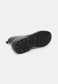 Bata Stivaletti stringati - nero