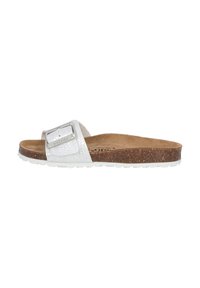 Sandale blanche à glisser avec une sangle texturée, dotée d'une boucle en argent, d'un semelle en liège et d'une semelle extérieure en caoutchouc blanc. Design simple et plat.