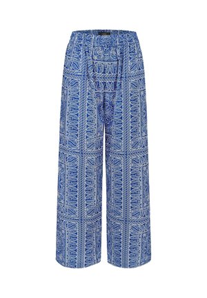 Niebieskie szerokie spodnie z białym, skomplikowanym wzorem paisley, elastycznym paskiem w talii oraz miękką fakturą materiału.