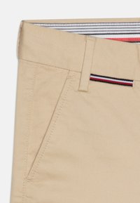 Tommy Hilfiger Shorts - white clay