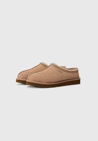 UGG TASMAN II - Papucsok - rocky oak