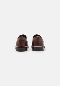 Tommy Hilfiger CORE SHOE - Κομψά δετά παπούτσια - winter cognac