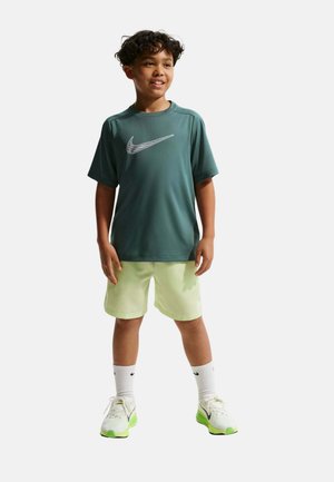 Nike Sportswear, CAMISETA DE MANGA CORTA MULTI - Camiseta estampada - mineral slate white