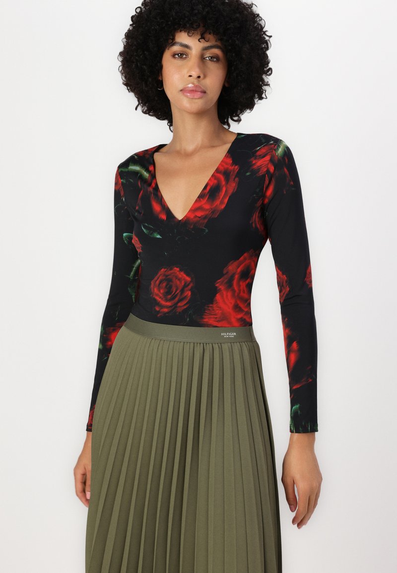 Rostov viloyatidan telefon raqamlari bilan jinsiy aloqa qilish uchun ikkita ayol qidirilmoqda Yetuk gozallik bilan gozal jinsiy aloqa