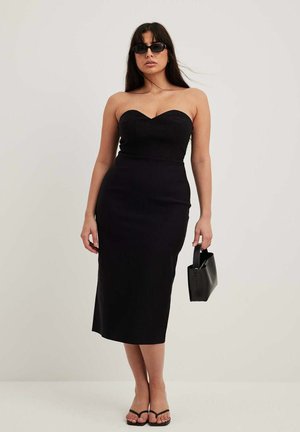 NA-KD HERZFÖRMIGES BANDEAU-MIDI - Šaty do práce - black