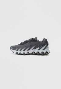 AIR MAX DN8 - Tossud - anthracite/metallic silver-coloured/wolf grey