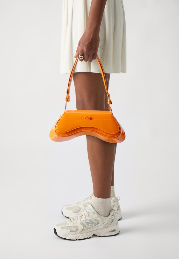 PLAY CROSSBODY - Handbag - orange peel