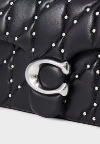 Thumbnail Image 9