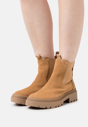 Esprit Plateaustiefelette - camel