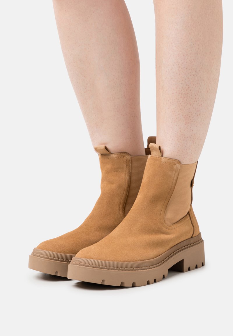 Esprit Plateaustiefelette - camel