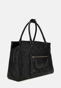 Borsa tote nera trapuntata in materiale sintetico, con manici doppi, tasca esterna con zip e design embossato con accenti argentati.