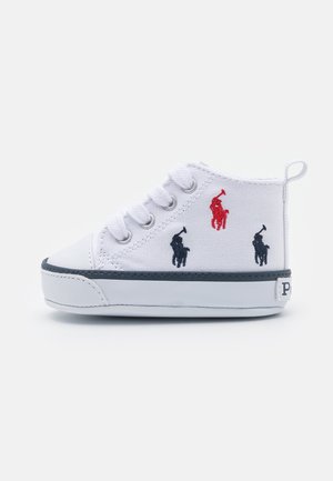HAMPTYN LAYETTE UNISEX - First shoes - white/navy/red