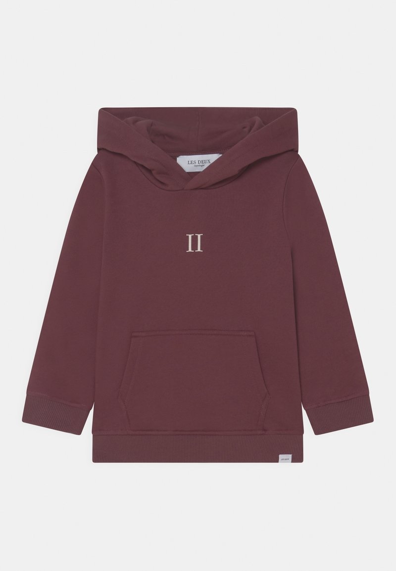 Sweat à capuche bordeaux avec une grande poche kangourou, brodé "II" sur la poitrine, et des poignets et un ourlet côtelés. Fabriqué en tissu doux.