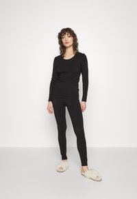 Marks & Spencer HEATGEN+ czarny