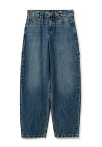 Vaqueros de denim azul con un corte holgado, cintura alta y bolsillos laterales. La tela tiene un acabado descolorido con costuras en contraste y un cierre de botón.