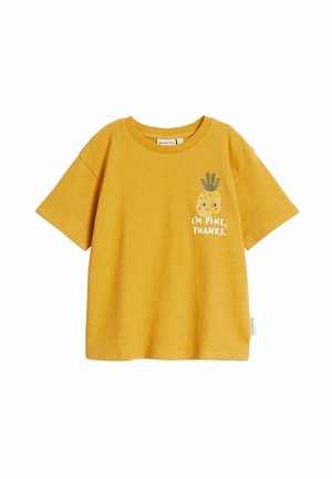 Gul børnet-shirt med korte ærmer med et smilende ananasbillede og teksten "I'M PINE, THANKS." på forsiden.