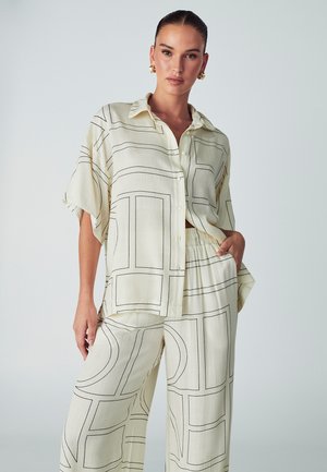 WILLA DIANA  - Košilová halenka  - off white geo