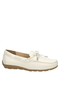 Weiße Mokassin-Schuhe aus Leder mit einer strukturierten Oberfläche, Schnürdetails und einer flexiblen Gummisohle. Mit dezenten metallic Akzenten.