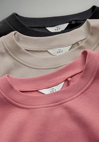 THE SET 3 PACK RELAXED CREW NECK - Ikdienas džemperis - navy blue taupe brown rose pink