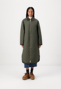 Hunter ORIGINAL FIONN - Ziemas mētelis - dark olive