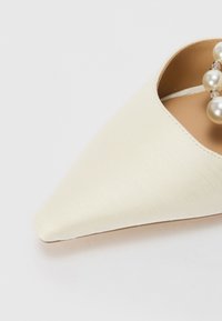 Steve Madden BRECKI - Pantoletai su kulnu - ivory