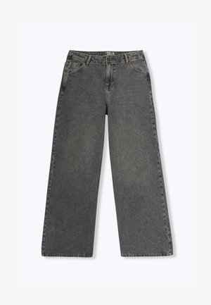 Jean en denim gris à jambe large avec une texture délavée, un design à cinq poches et une taille standard avec passants de ceinture. Style décontracté sans décoration.